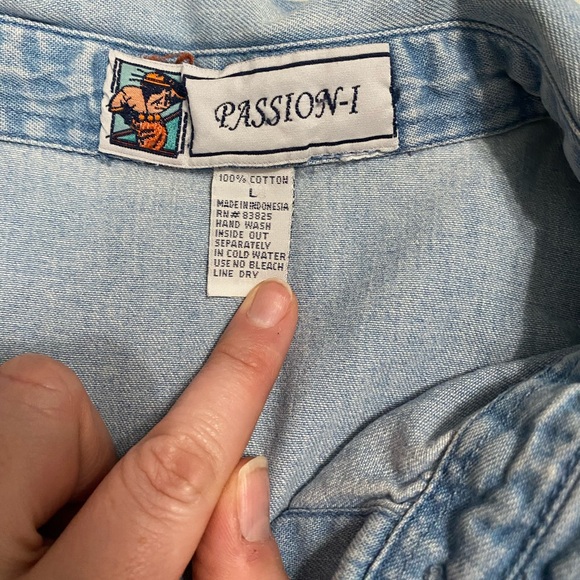 Vintage Denim Sunflower Shirt Womans Large L Blue Chambray Button Up Embroidered - Picture 10 of 11